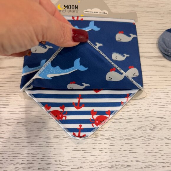 Moon and Stars Lot 2 Whales & Crabs Bandana Bibs and Matching Socks NWT - Picture 3 of 10